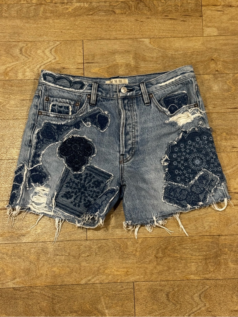 Free People Heartbreaker Patched Denim Shorts Size 26